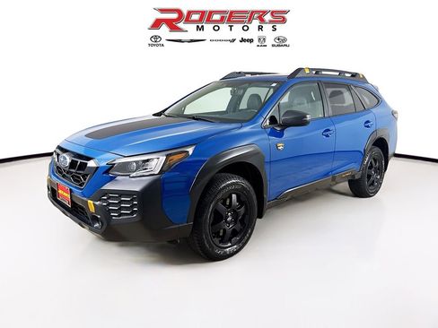 Used 2025 Subaru Outback Wilderness AWD/4WD image 3