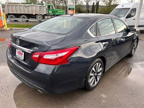 Used 2017 Nissan Altima 2.5 SV FWD image 4