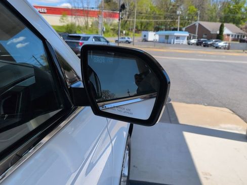Used 2019 Ford Expedition XLT w/ Equipment Group 202A AWD/4WD image 34