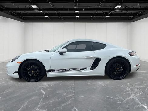 Used 2024 Porsche 718 Cayman image 2