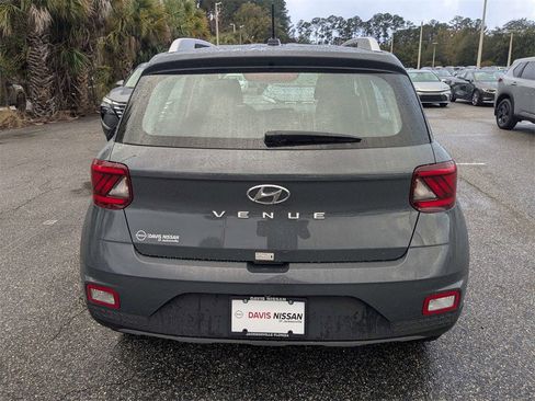 Used 2025 Hyundai Venue SEL image 5