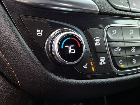 Used 2022 Chevrolet Equinox Premier FWD image 24