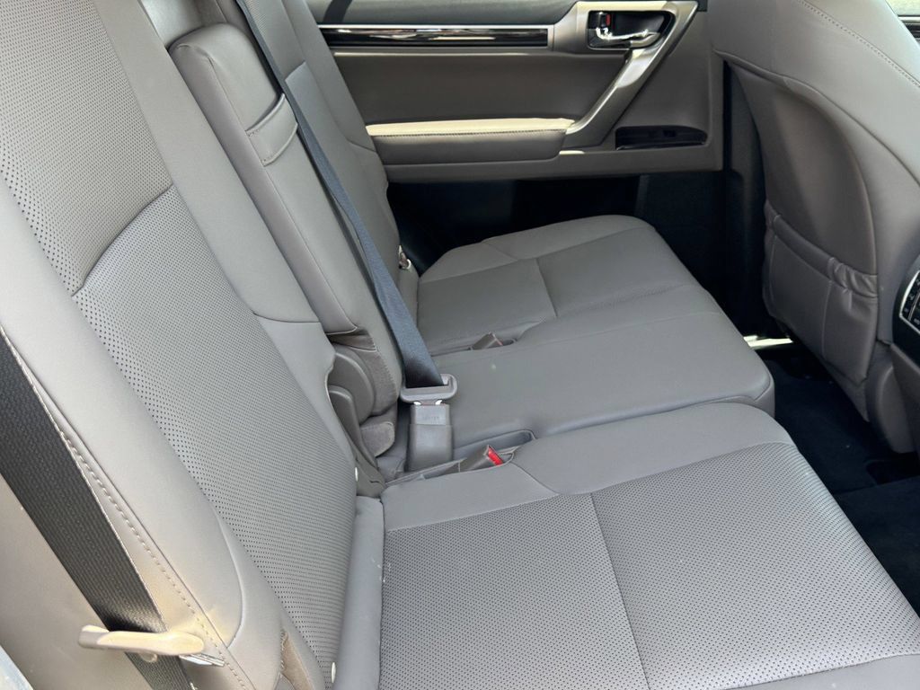 Used 2020 Lexus GX 460 Premium w/ Premium Package AWD/4WD image 9