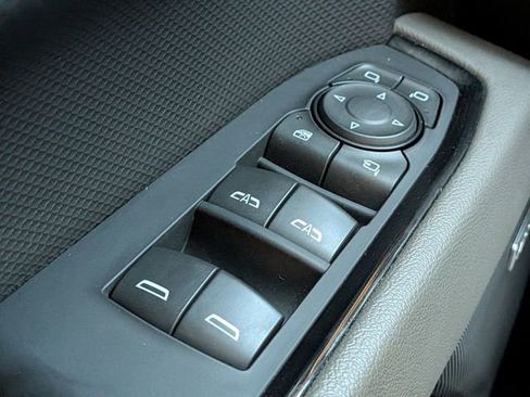 Used 2023 Chevrolet Silverado 1500 ZR2 w/ Technology Package image 27