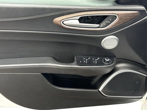 Used 2017 Alfa Romeo Giulia Ti w/ TI Lusso Package AWD/4WD image 21
