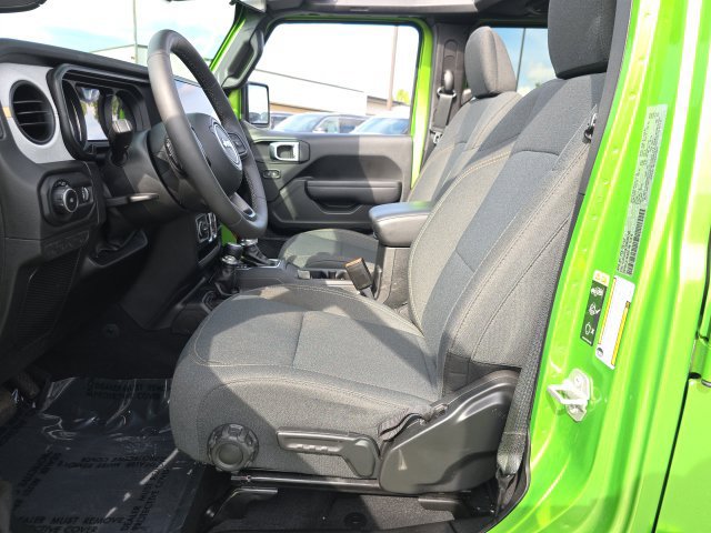 Used 2025 Jeep Wrangler Unlimited Sport AWD/4WD image 16