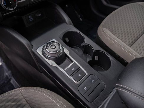 Used 2022 Ford Escape SE w/ SE Sport Appearance Package image 18