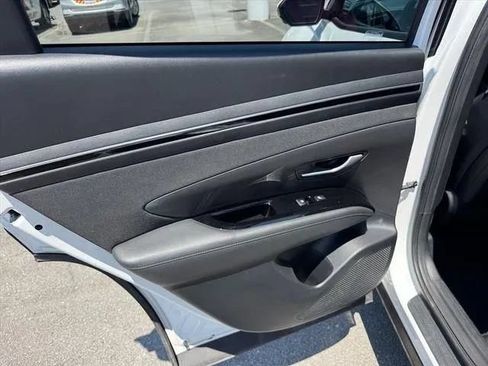 Used 2024 Hyundai Tucson Limited AWD/4WD image 19