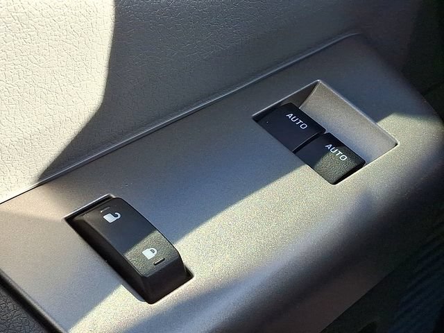 Used 2023 Ford F650 2WD Regular Cab Super Duty image 32