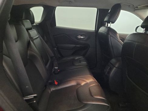 Used 2019 Jeep Cherokee Latitude Plus AWD/4WD image 19
