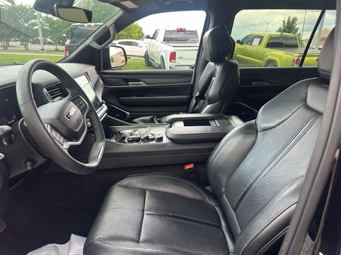 Used 2024 Jeep Wagoneer Series II AWD/4WD image 16