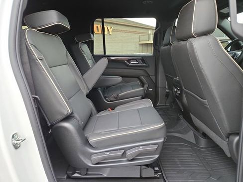 New 2026 GMC Yukon XL Elevation image 38