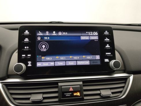 Used 2018 Honda Accord EX-L image 25