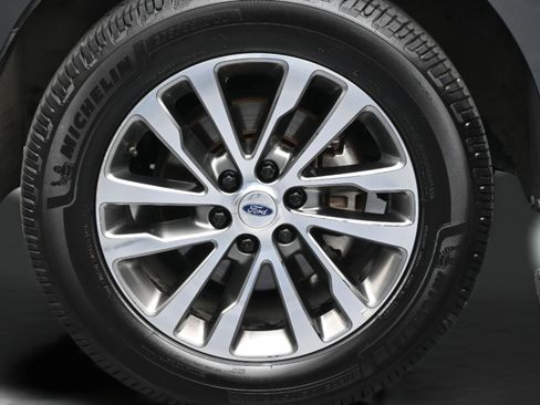 Used 2018 Ford Expedition Max Limited RWD image 10