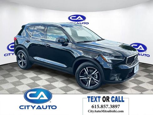 Used 2023 Volvo XC40 B5 Plus AWD/4WD image 1
