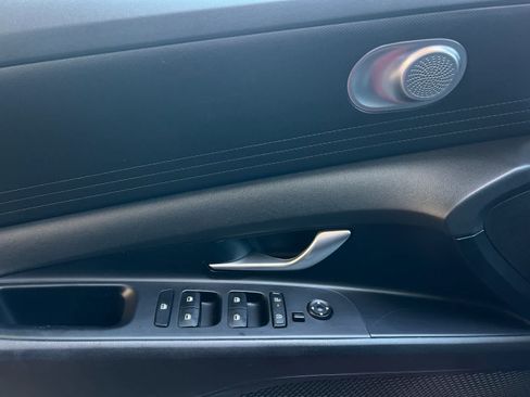 Used 2024 Hyundai Elantra SEL FWD image 13