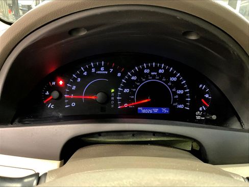 Used 2011 Toyota Camry LE FWD image 13