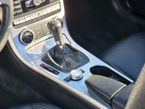 Used 2015 Mercedes-Benz SLK 350 w/ Multimedia Package image 14