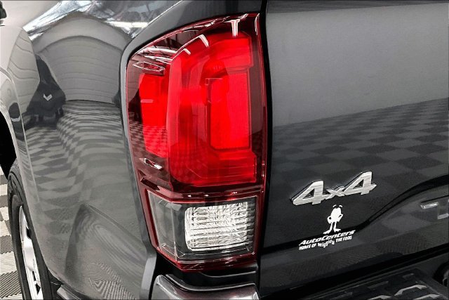 Used 2023 Toyota Tacoma SR AWD/4WD image 34