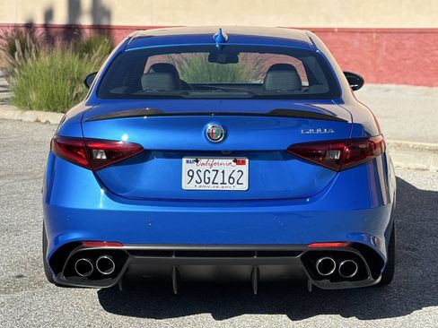 Used 2017 Alfa Romeo Giulia Quadrifoglio image 6