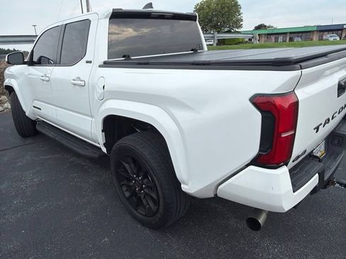 Used 2024 Toyota Tacoma SR5 AWD/4WD image 6