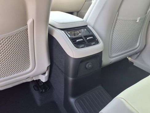New 2026 Volvo XC90 T8 Ultra w/ Protection Package Premier AWD/4WD image 18