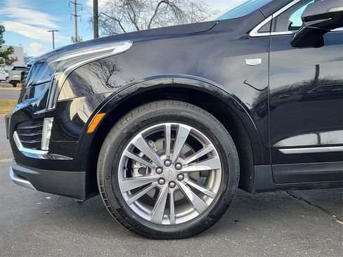 Certified 2025 Cadillac XT5 Premium Luxury image 6