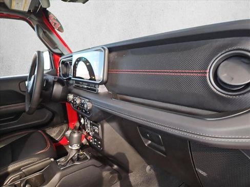 Used 2025 Jeep Wrangler Unlimited Rubicon AWD/4WD image 20
