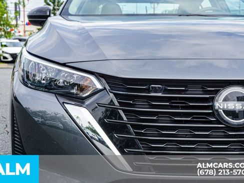 Used 2024 Nissan Sentra SV FWD image 11