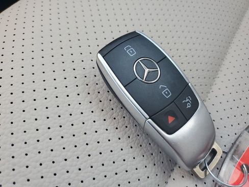 Used 2021 Mercedes-Benz GLC 300 image 39