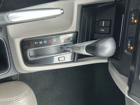 Used 2014 Honda Civic Hybrid Sedan image 24