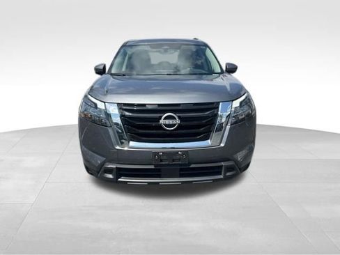 Used 2025 Nissan Pathfinder SV AWD/4WD image 2