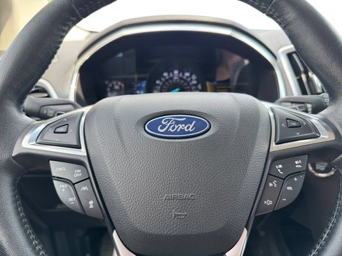 Used 2020 Ford Edge Titanium w/ Equipment Group 301A AWD/4WD image 19