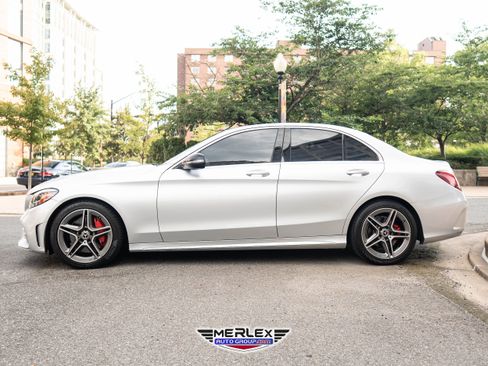 Used 2019 Mercedes-Benz C 300 Sedan image 4