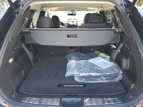 New 2026 Mitsubishi Outlander SE image 10