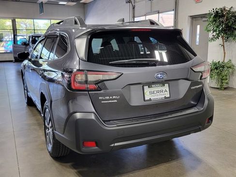 Certified 2025 Subaru Outback Premium AWD/4WD image 7