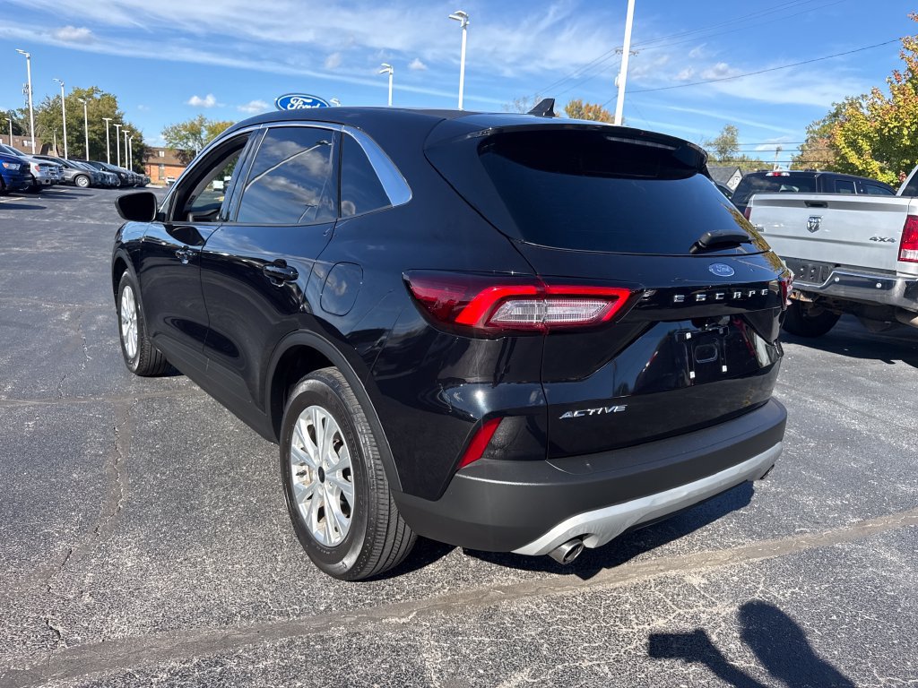Used 2023 Ford Escape Active w/ Cold Weather Package FWD image 9
