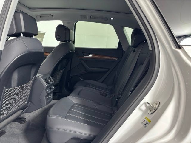 Used 2022 Audi Q5 2.0T Premium w/ Convenience Package AWD/4WD image 18