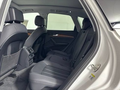 Used 2022 Audi Q5 2.0T Premium w/ Convenience Package AWD/4WD image 18