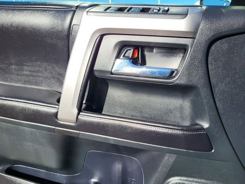 Used 2016 Toyota 4Runner SR5 image 16