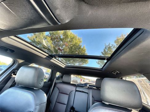 Used 2019 Chevrolet Blazer RS w/ Sun and Wheels Package image 16