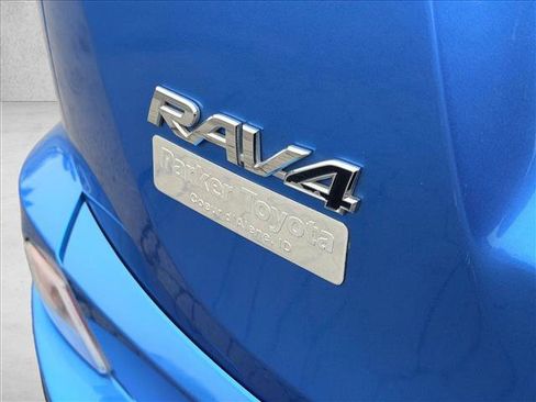 Used 2018 Toyota RAV4 XLE image 9