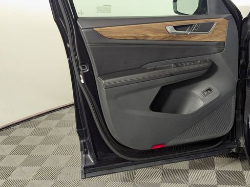 Used 2024 Volkswagen Atlas SE image 49