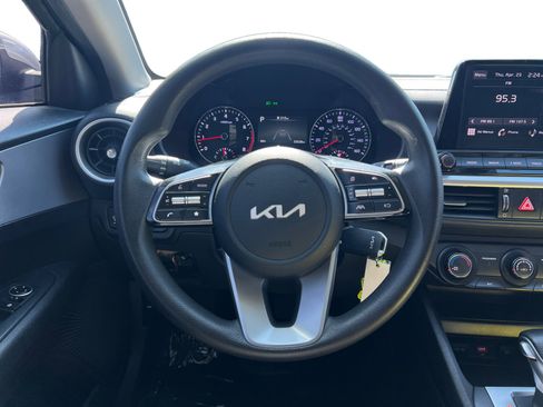 Used 2024 Kia Forte LXS FWD image 12