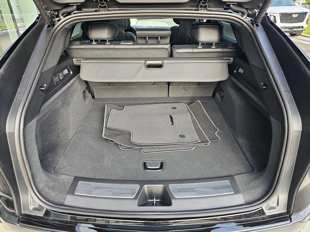 New 2027 Cadillac Lyriq V Premium AWD/4WD image 13