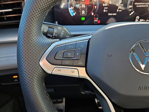 New 2026 Volkswagen Tiguan SE R-Line image 16