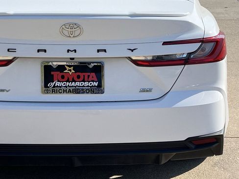 Used 2025 Toyota Camry SE FWD image 6