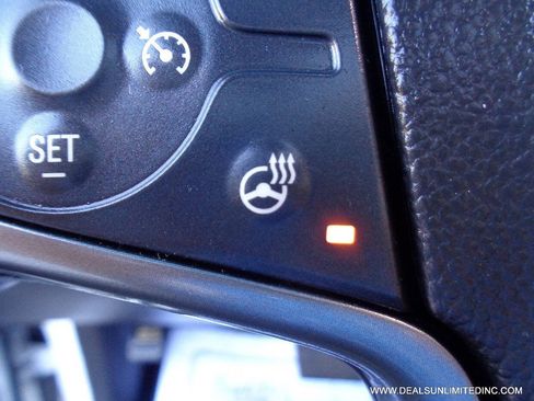 Used 2019 Chevrolet Suburban LT image 16