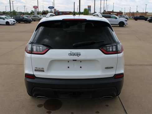 Used 2019 Jeep Cherokee Latitude Plus w/ Comfort/Convenience Group AWD/4WD image 14
