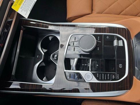 New 2026 BMW X7 xDrive40i w/ Premium Package AWD/4WD image 18